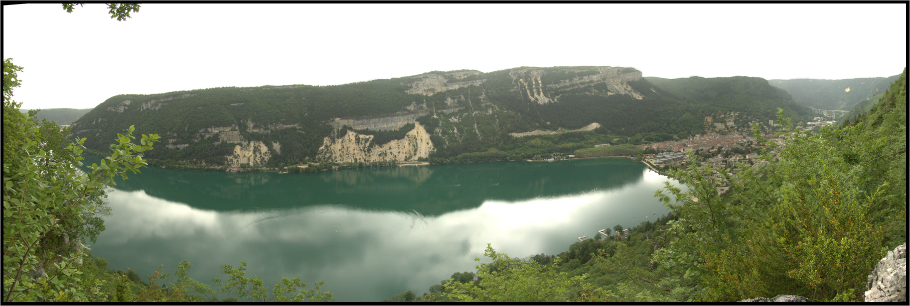 Lac de Nantua (01), depuis les Doigts du Diable, France, Juillet 2006